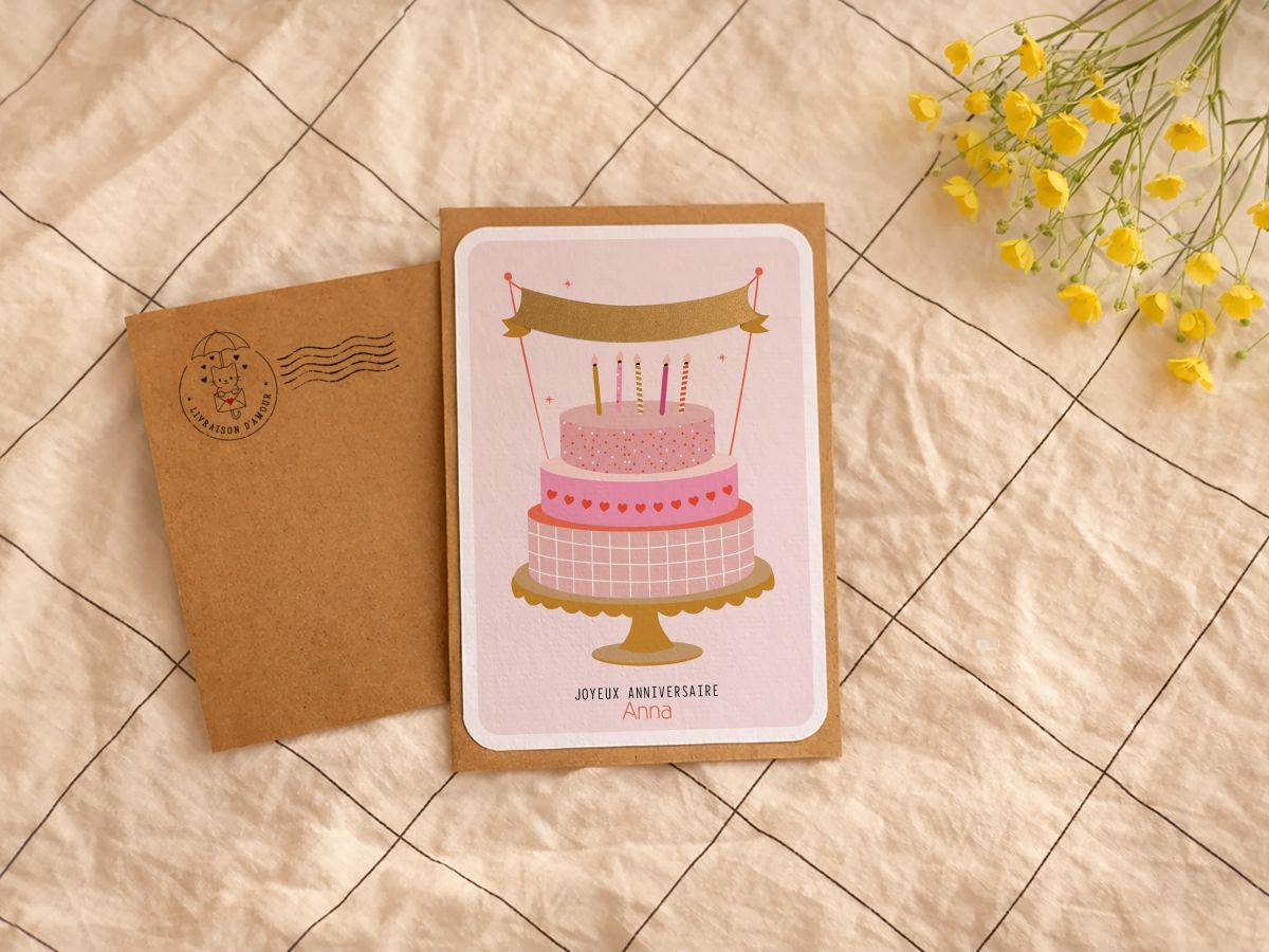 Gâteau d'anniversaire rose